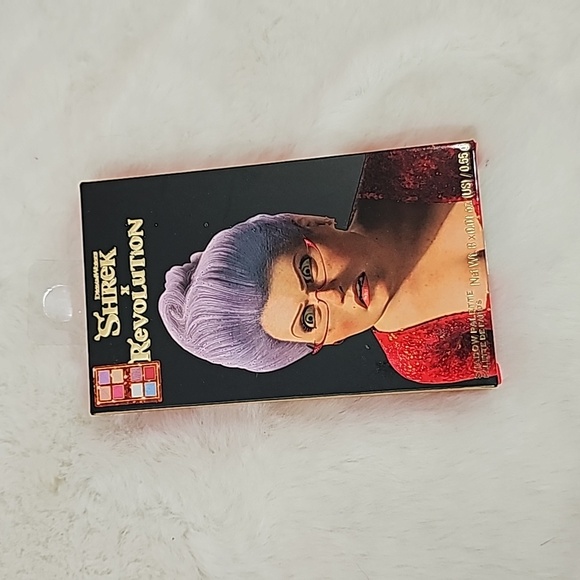 I  Revolution x Shrek Fairy Godmother - Need A Hero Mini Shadow Palette - Picture 1 of 3